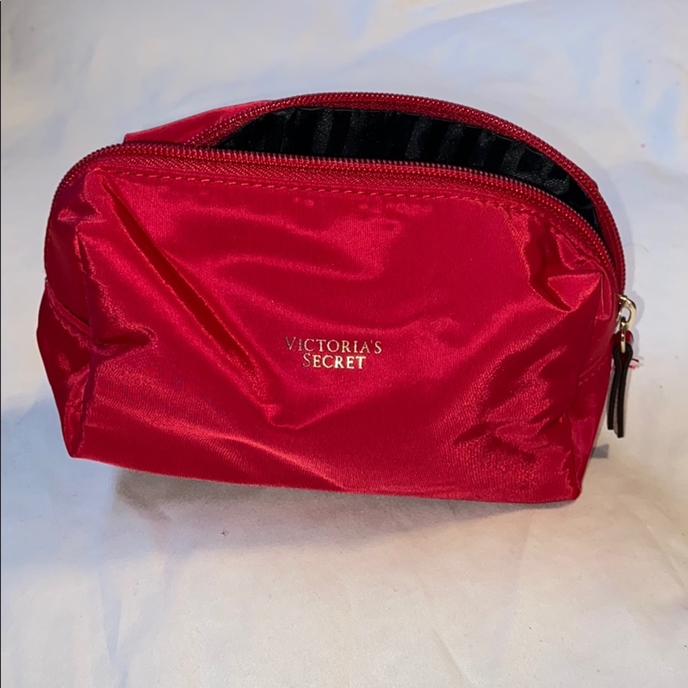 Cosmetic bag